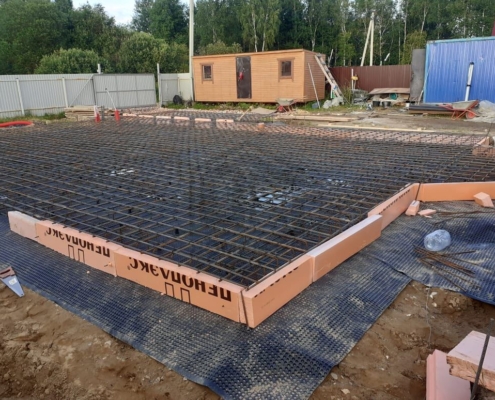 Армирование фундаментной плиты дома из газоблока в Лобне