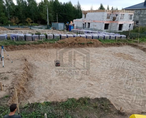 Подготовка основания под фундамент дома в английском стиле площадью 321 м2 в Потапово