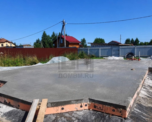 Готовая фундаментная плита дома из газоблока в Лобне