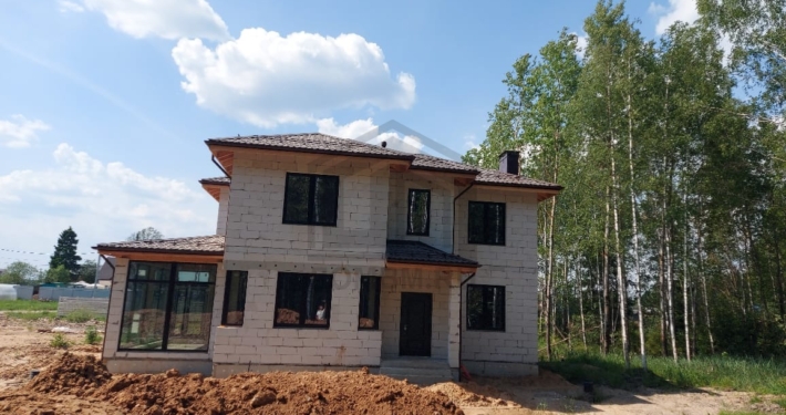 Фасад жилого дома в Щелково с панорамным остеклением