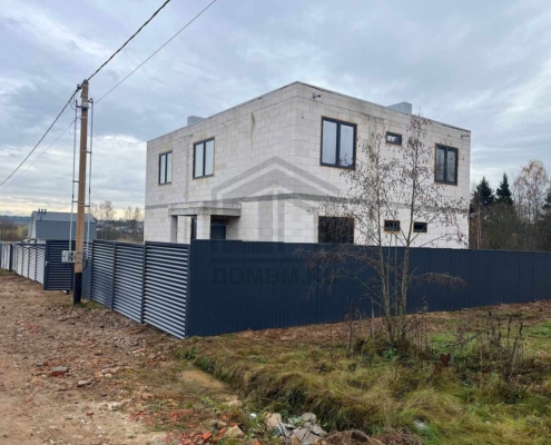 04-uglovoy-vid-dom-panoramnye-okna-klin Угловой вид дома с панорамными окнами в Клину