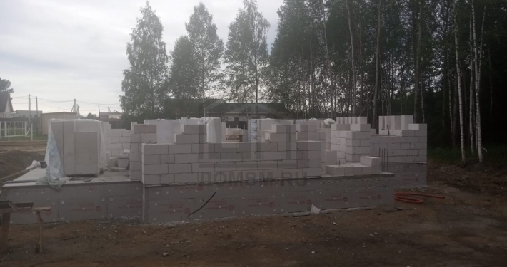 Кирпичная колонна жилого дома в Щелково