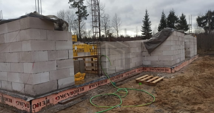 06-korobka-pervogo-etazha-kottedzh-ploskaya-krovlya-akatovo-park Коробка первого этажа коттеджа с плоской кровлей в Акатово Парк