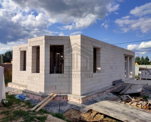 Коробка первого этажа дома из газоблока в Лобне