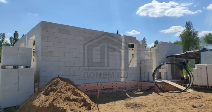 07-okonnie-proemy-dom-panoramnye-okna-klin Оконные проемы первого этажа дома с панорамными окнами в Клину