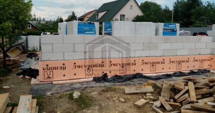 Строительство первого этажа дома с гаражом на два автомобиля площадью 228 м2