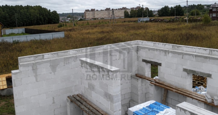 Оконные проемы первого этажа дома из пеноблоков в Ногинке Щелковского района