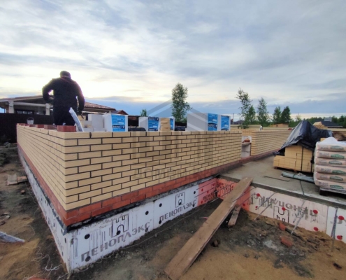 08-stroitelstvo-kirpichnyh-sten-dvukhetazhnyy-dom-163m2-shchelkovo Строительство кирпичных стен дома двухэтажного дома 163 м2 в Щелково