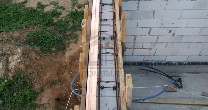 Опалубка армопояса дома из газосиликатных блоков в Жуковском