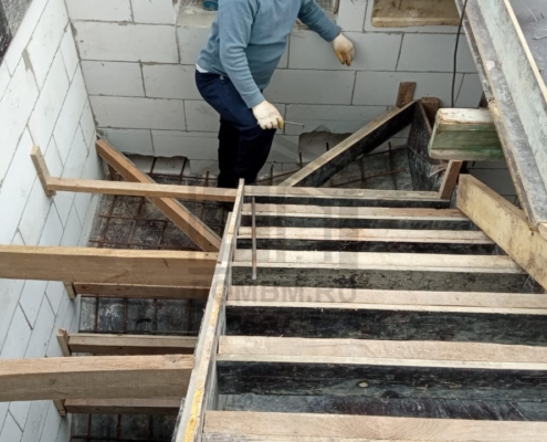 12-opalubka-monolitnoy-lestnitsy-dvukhetazhnyy-dom-163m2-shchelkovo Опалубка монолитной лестницы двухэтажного дома 163 м2 в Щелково