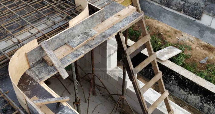Опалубка лестничного проема дома 660 м2 в Сергиево-Посадском районе