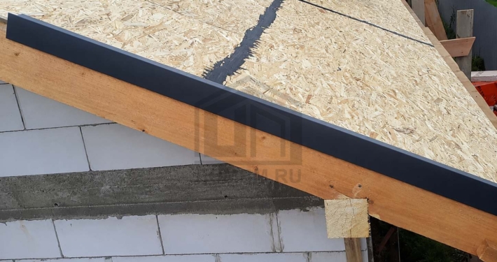 Пароизоляция крыши дома из газоблока в Лобне