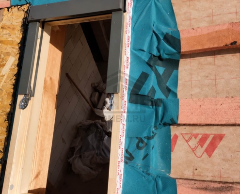 Гидроизоляция оконного проема дома из газоблока в Лобне