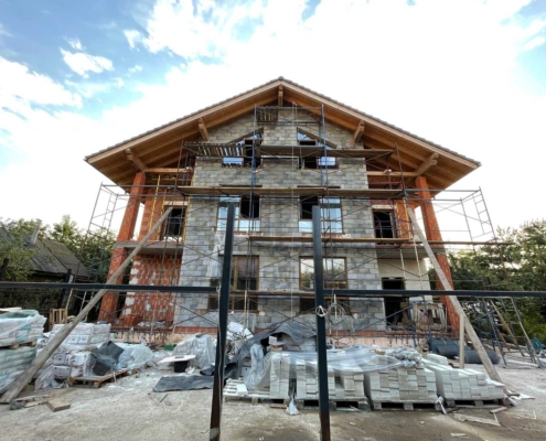 19-glavnyy-fasad-shale-dom-stil-shale-podolsk Главный фасад дома шале дома в стиле шале в Подольске