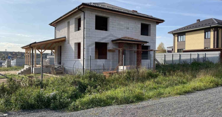 Готовая коробка дома дома по популярному проекту площадью 205 м2